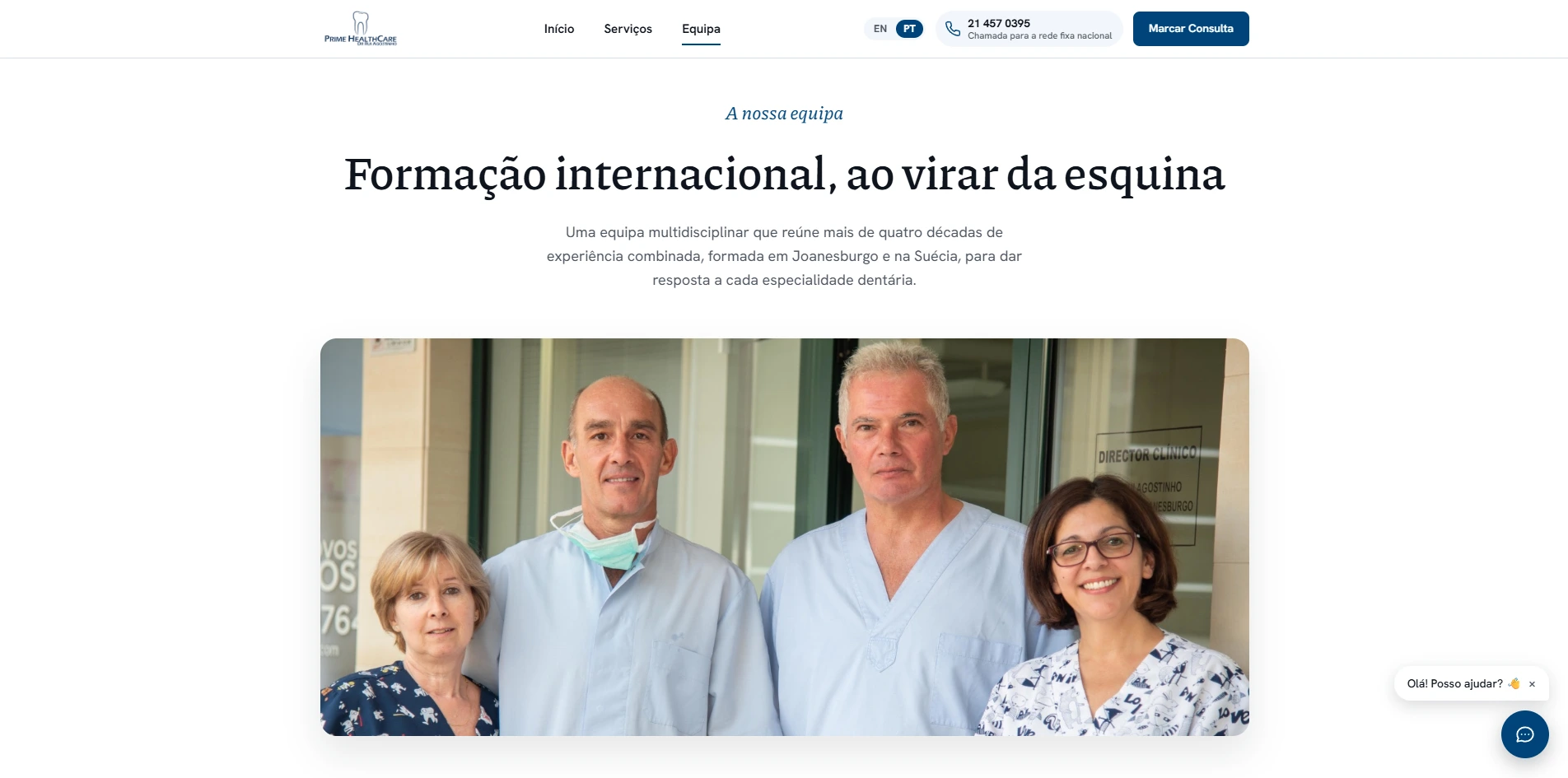 Página da equipa do site da Prime HealthCare, com o agente de IA da Librio no canto inferior direito